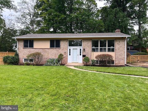Photo of 5502 Kempton Dr, SPRINGFIELD, VA 22151 (MLS # VAFX2314280)