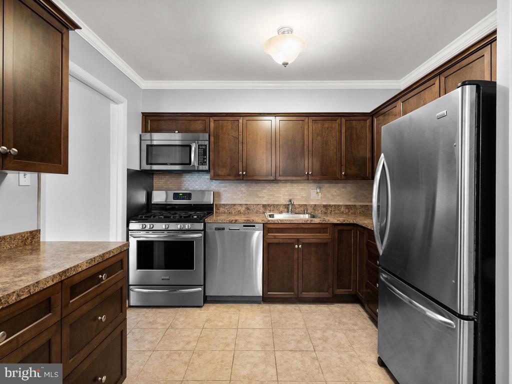 NORTH CREEK VILLAS - Residential Lease