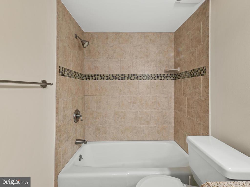 NORTH CREEK VILLAS - Residential Lease