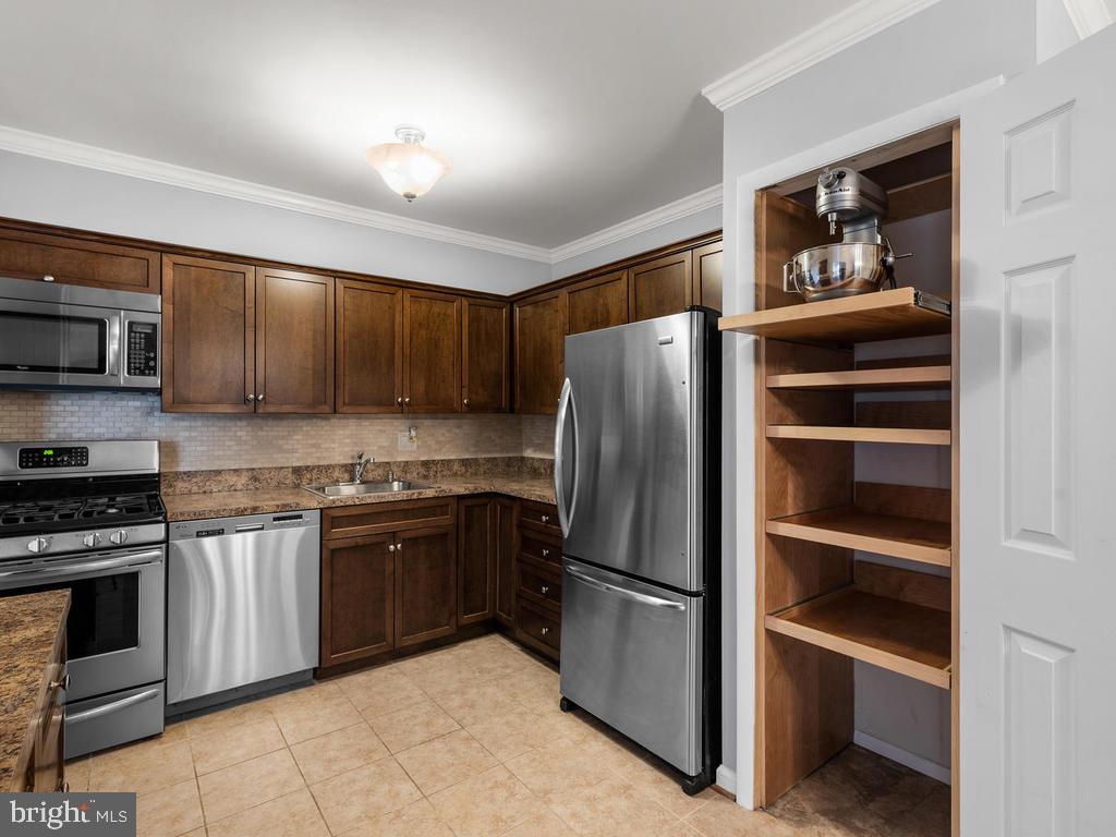 NORTH CREEK VILLAS - Residential Lease