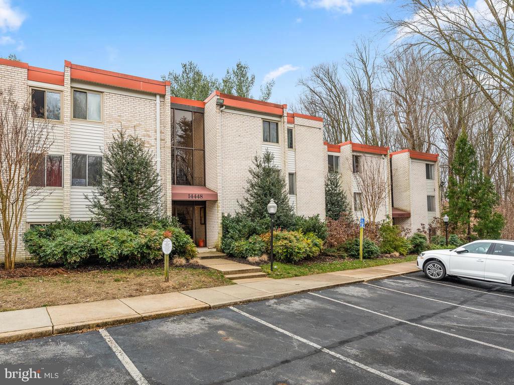 NORTH CREEK VILLAS - Residential Lease