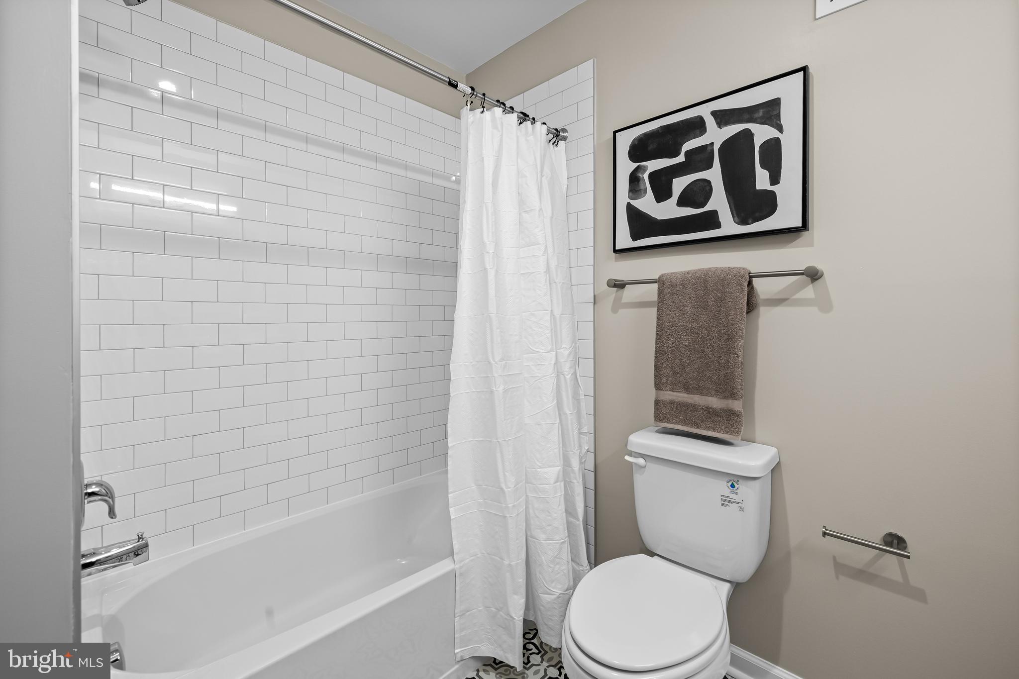 JOHNSTON SQUARE - Residential