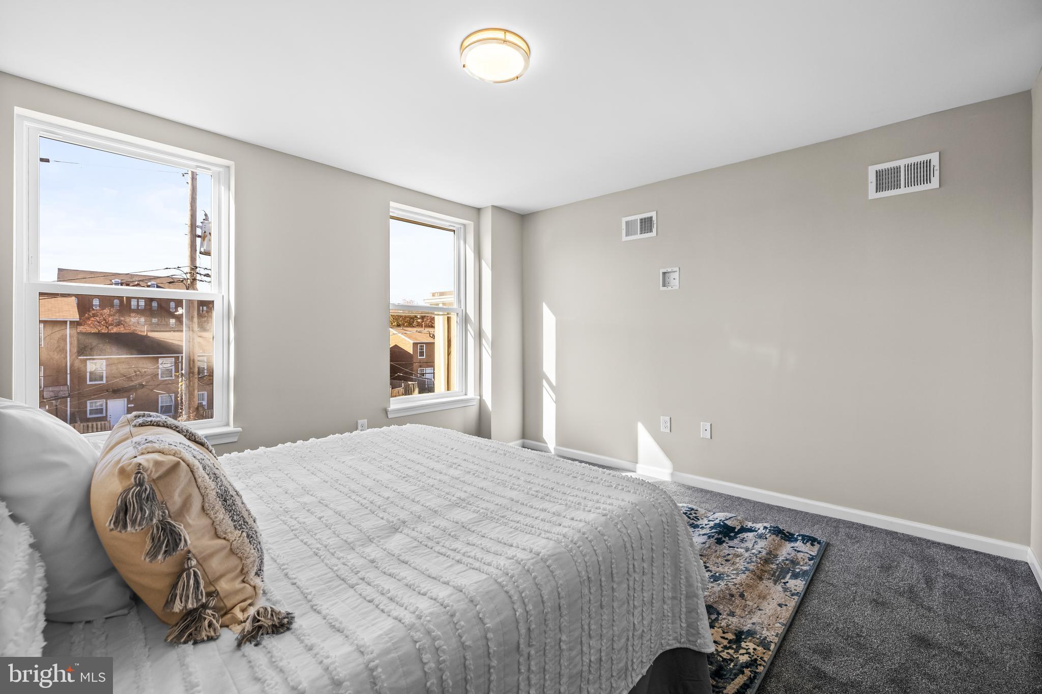 JOHNSTON SQUARE - Residential