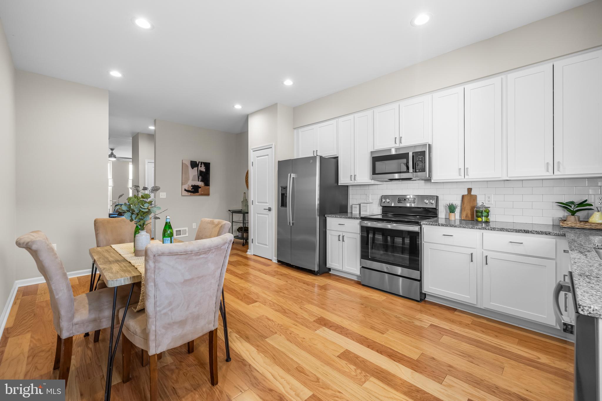 JOHNSTON SQUARE - Residential