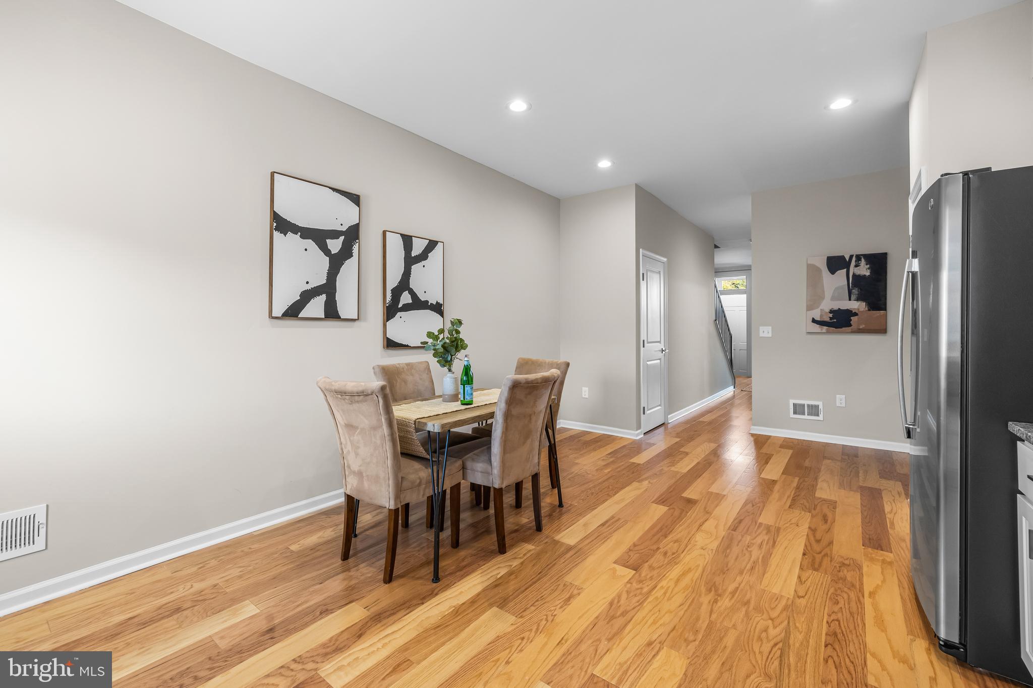 JOHNSTON SQUARE - Residential