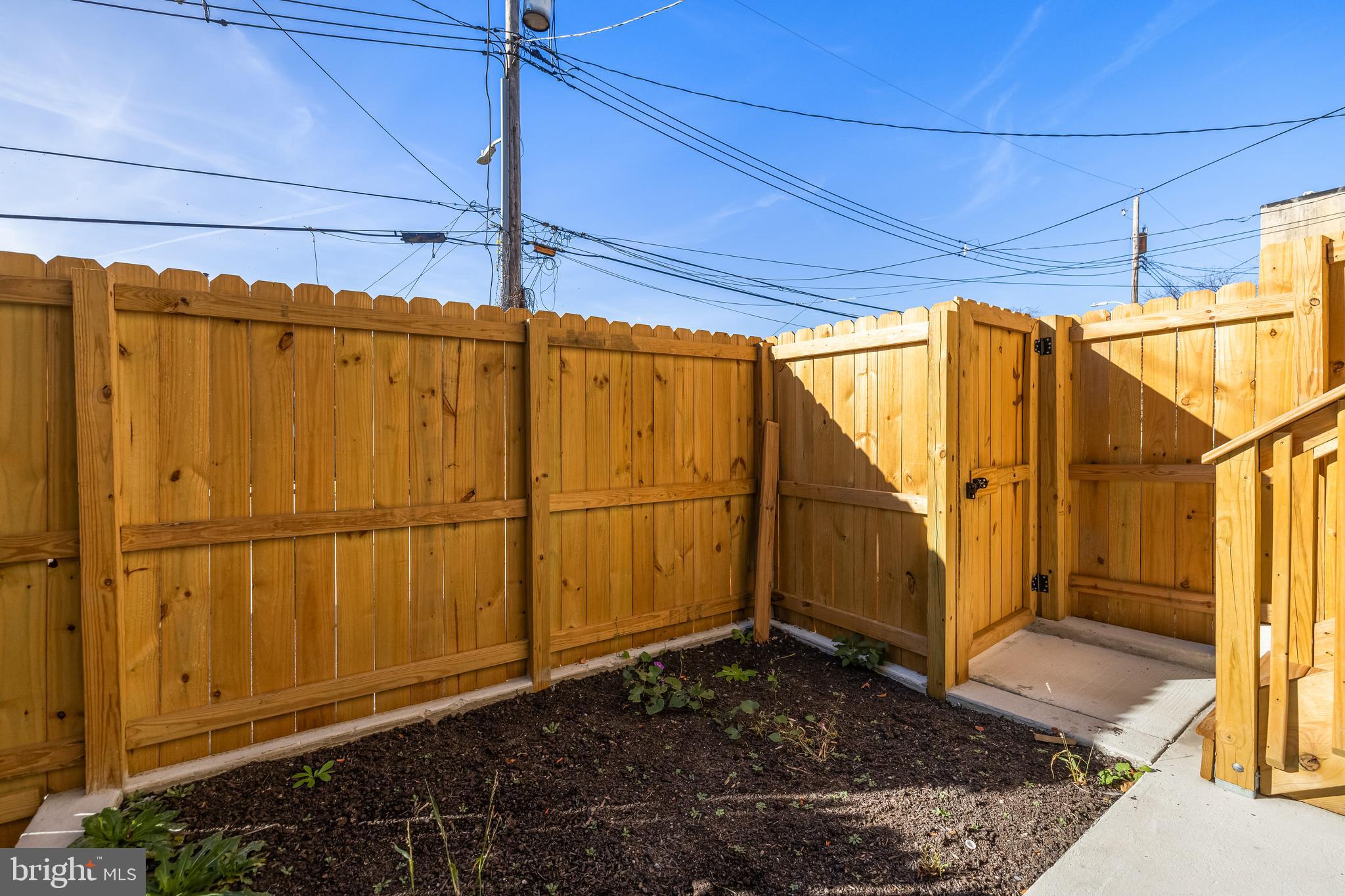 JOHNSTON SQUARE - Residential