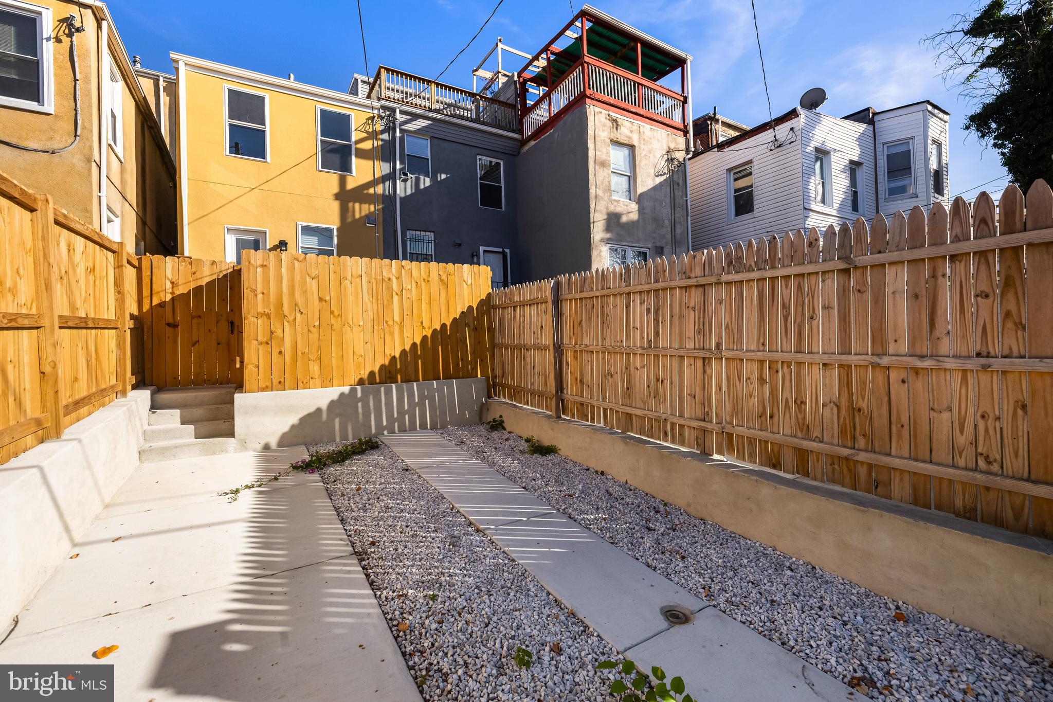 JOHNSTON SQUARE - Residential