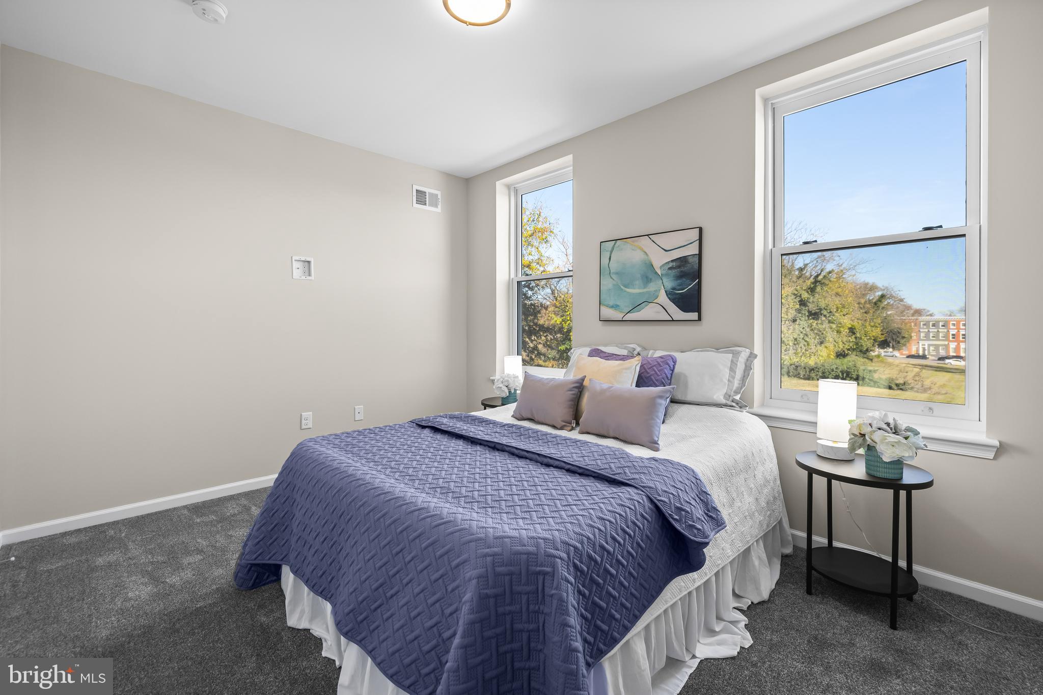 JOHNSTON SQUARE - Residential