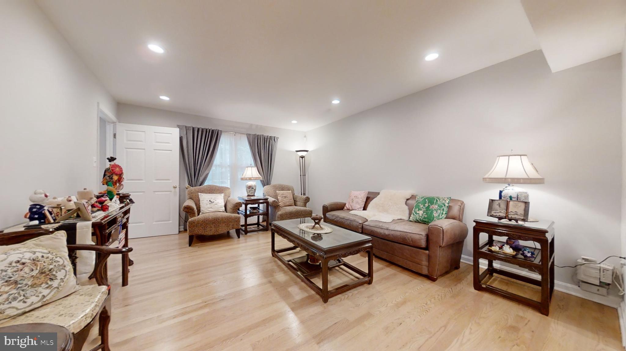 POTOMAC CROSSING - Residential