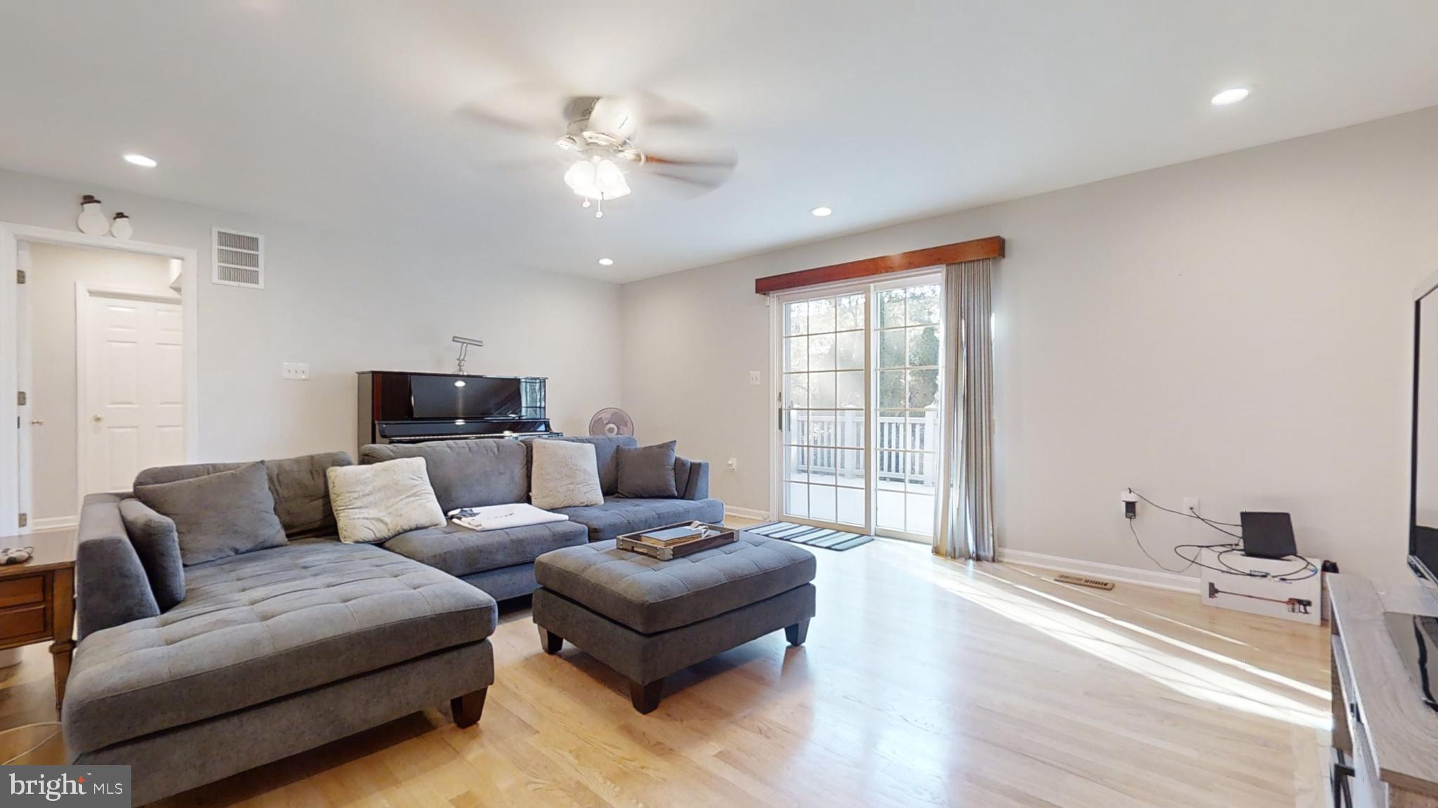 POTOMAC CROSSING - Residential