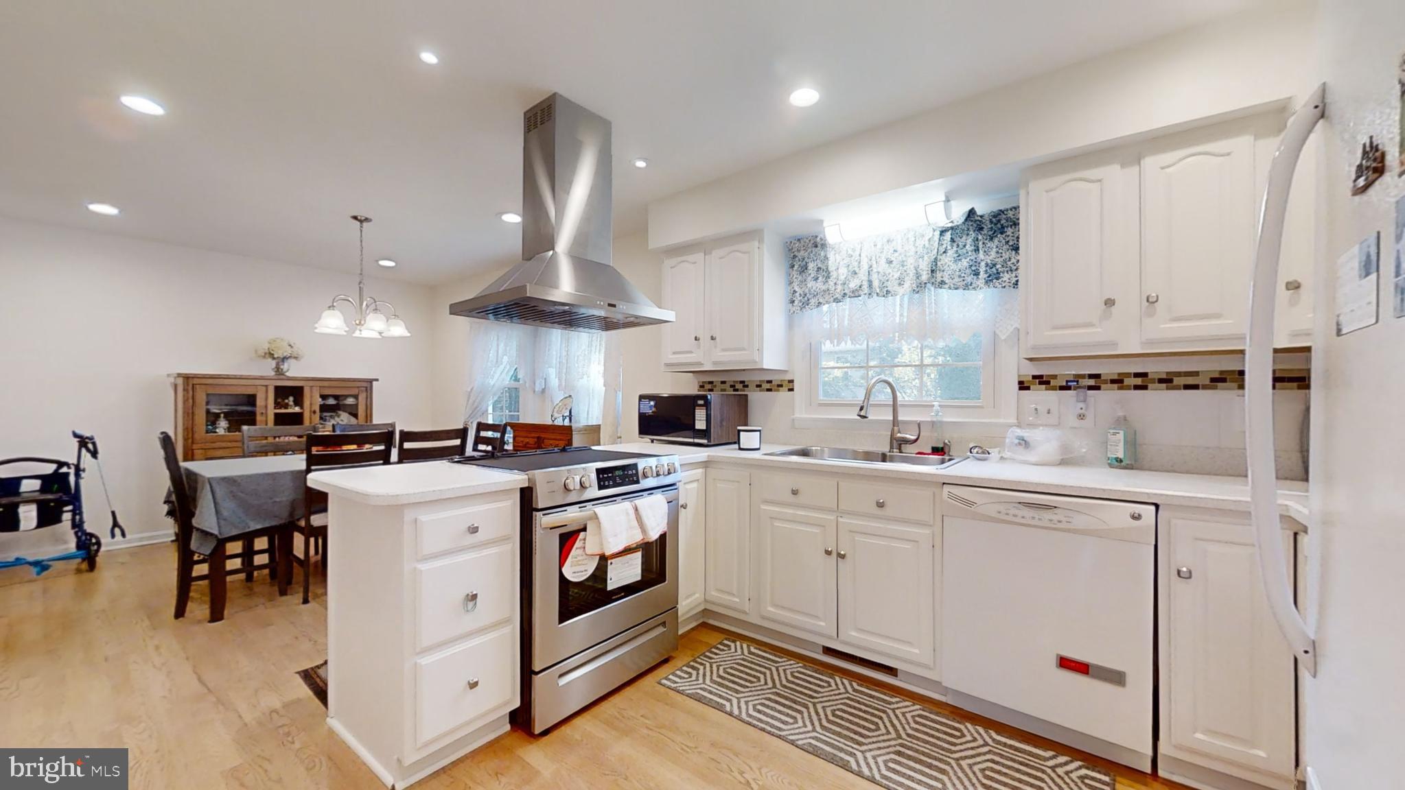 POTOMAC CROSSING - Residential