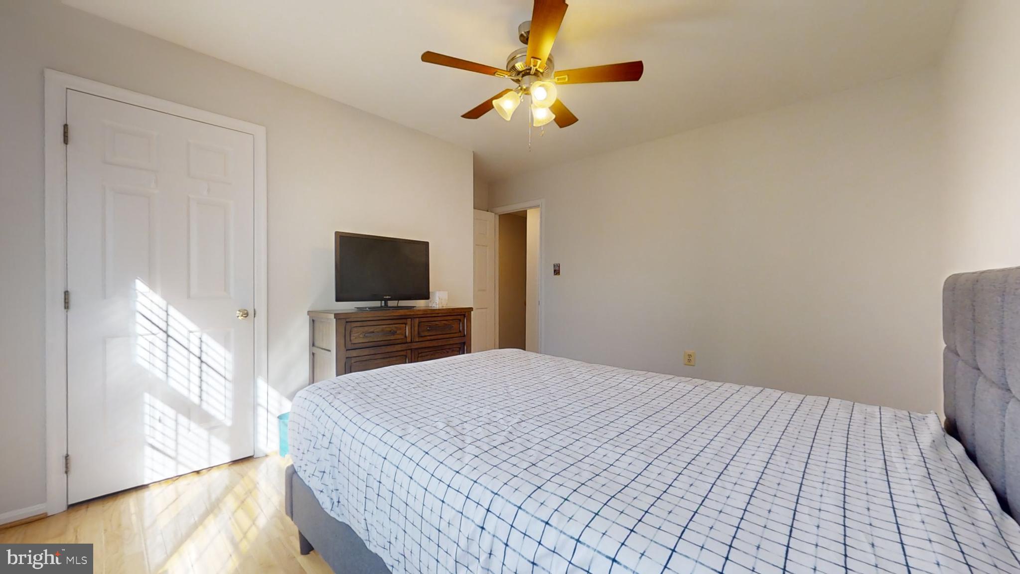 POTOMAC CROSSING - Residential