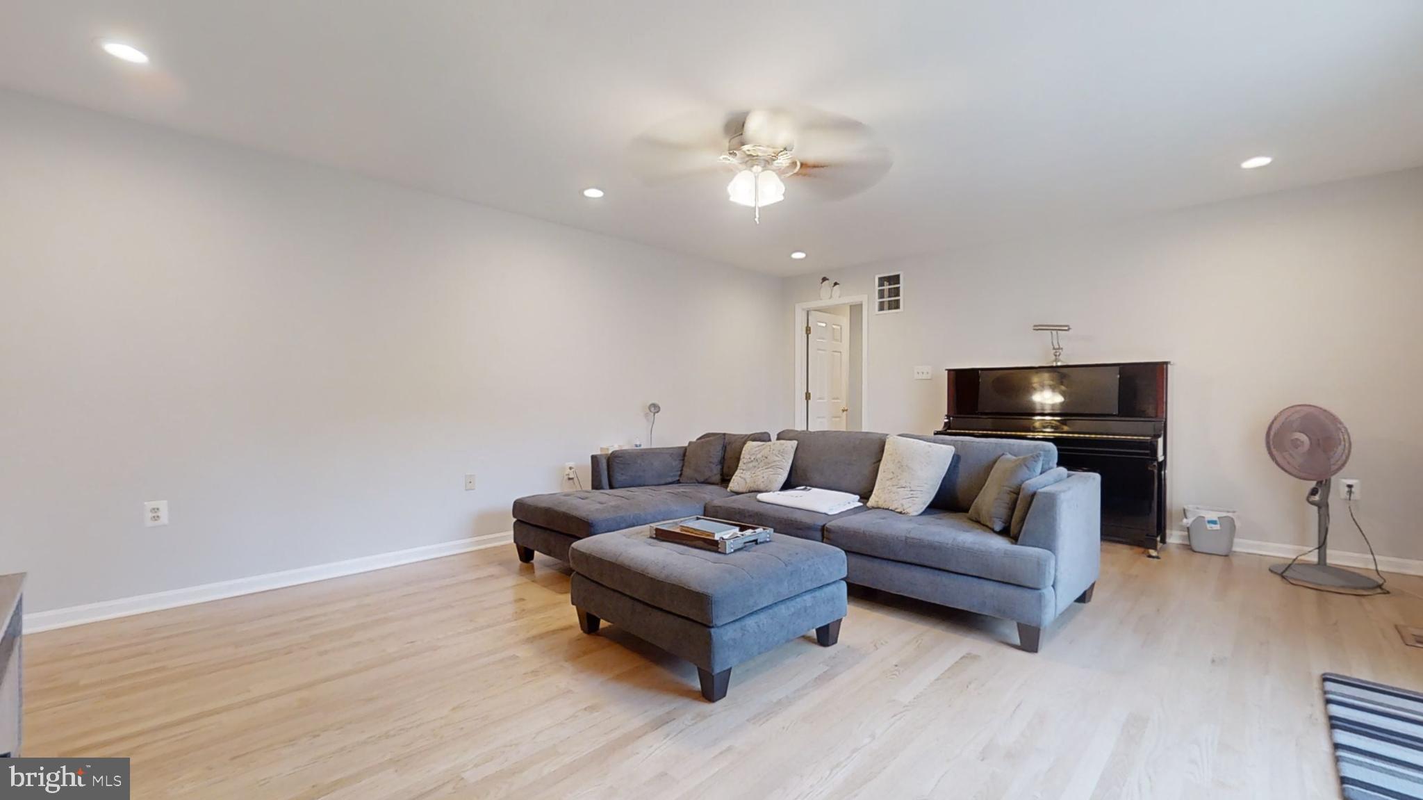 POTOMAC CROSSING - Residential