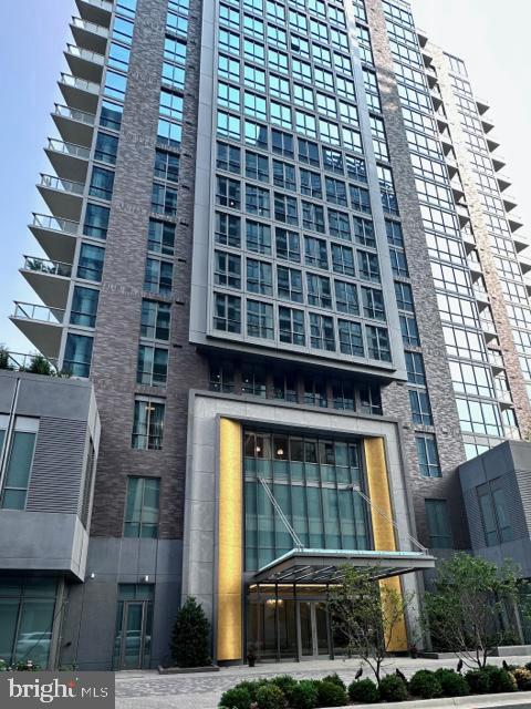 TYSONS CORNER - Residential