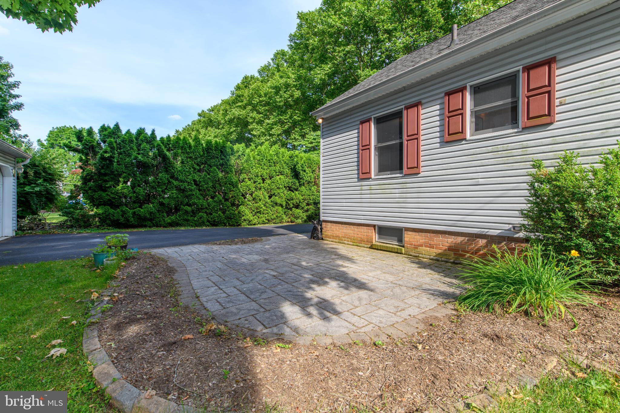 3205 CAMBRIDGE CIRCLE