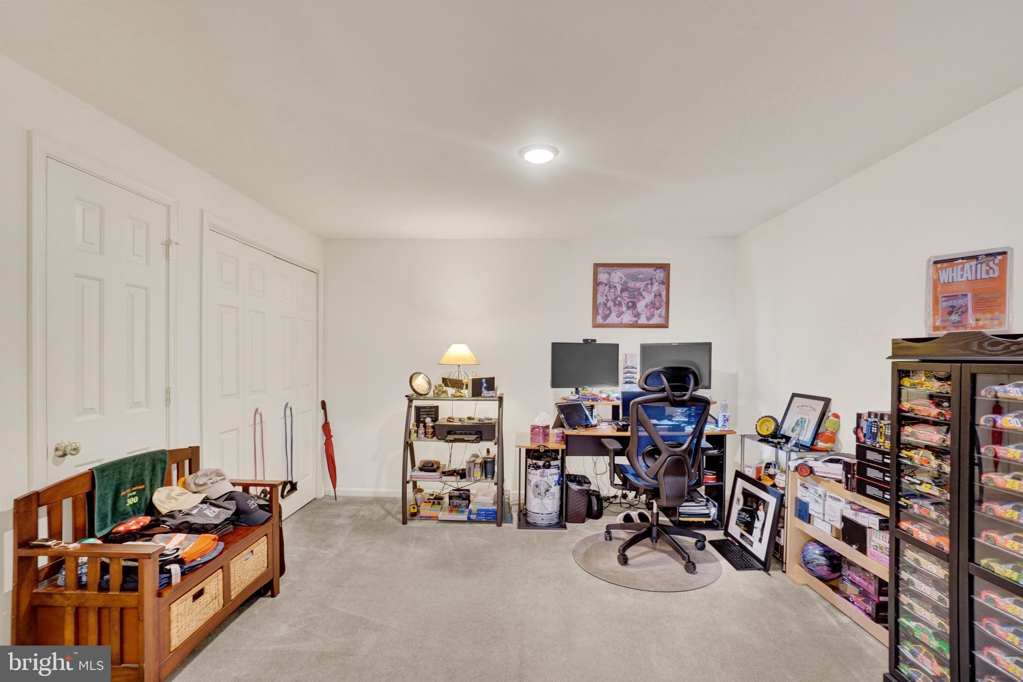 HUNT CLUB CONDOS - Residential