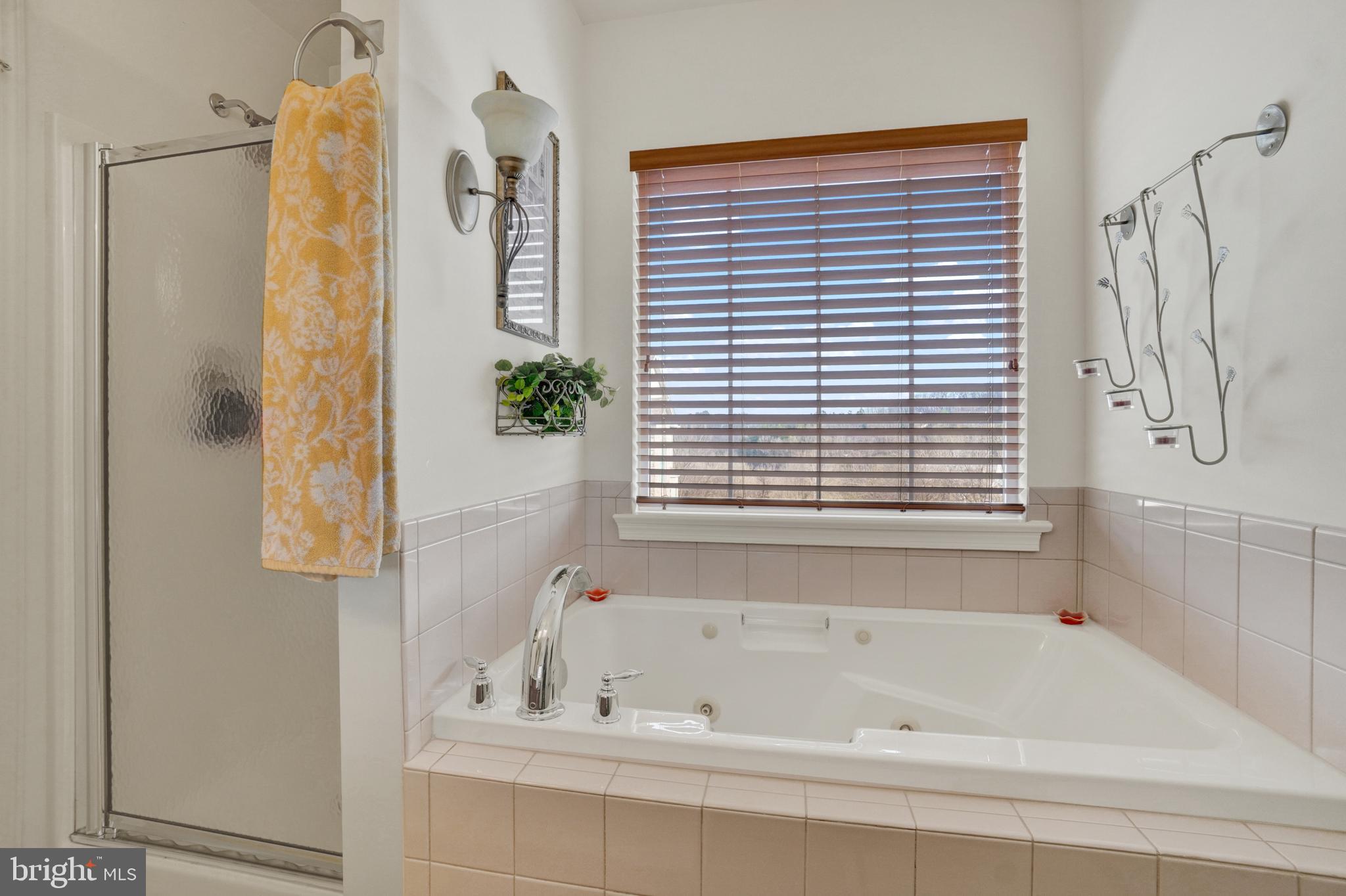 HUNT CLUB CONDOS - Residential