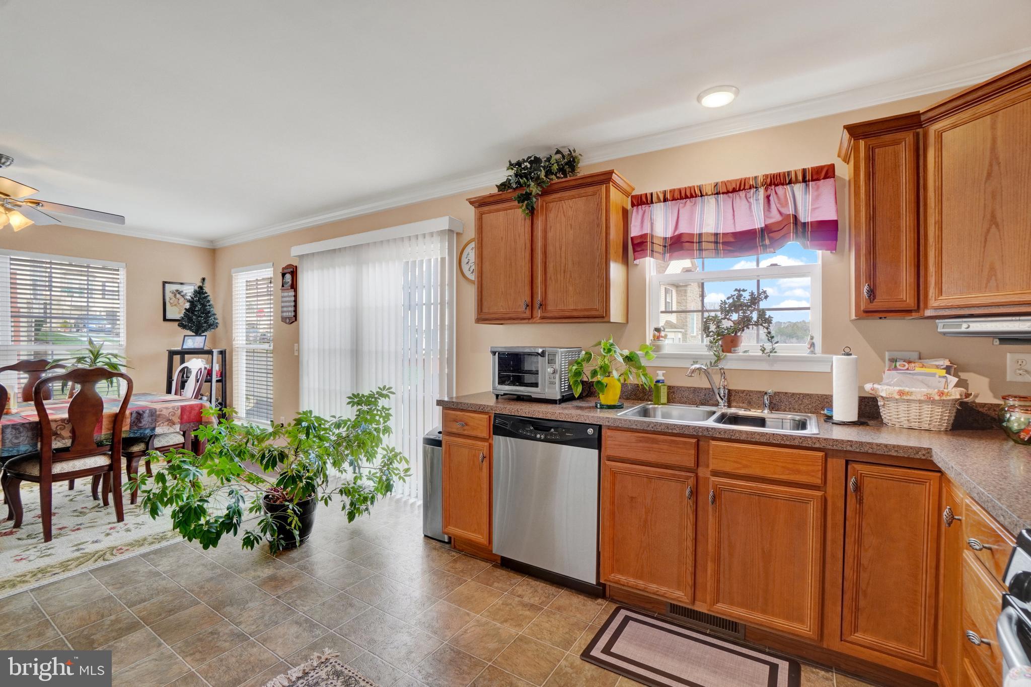 HUNT CLUB CONDOS - Residential