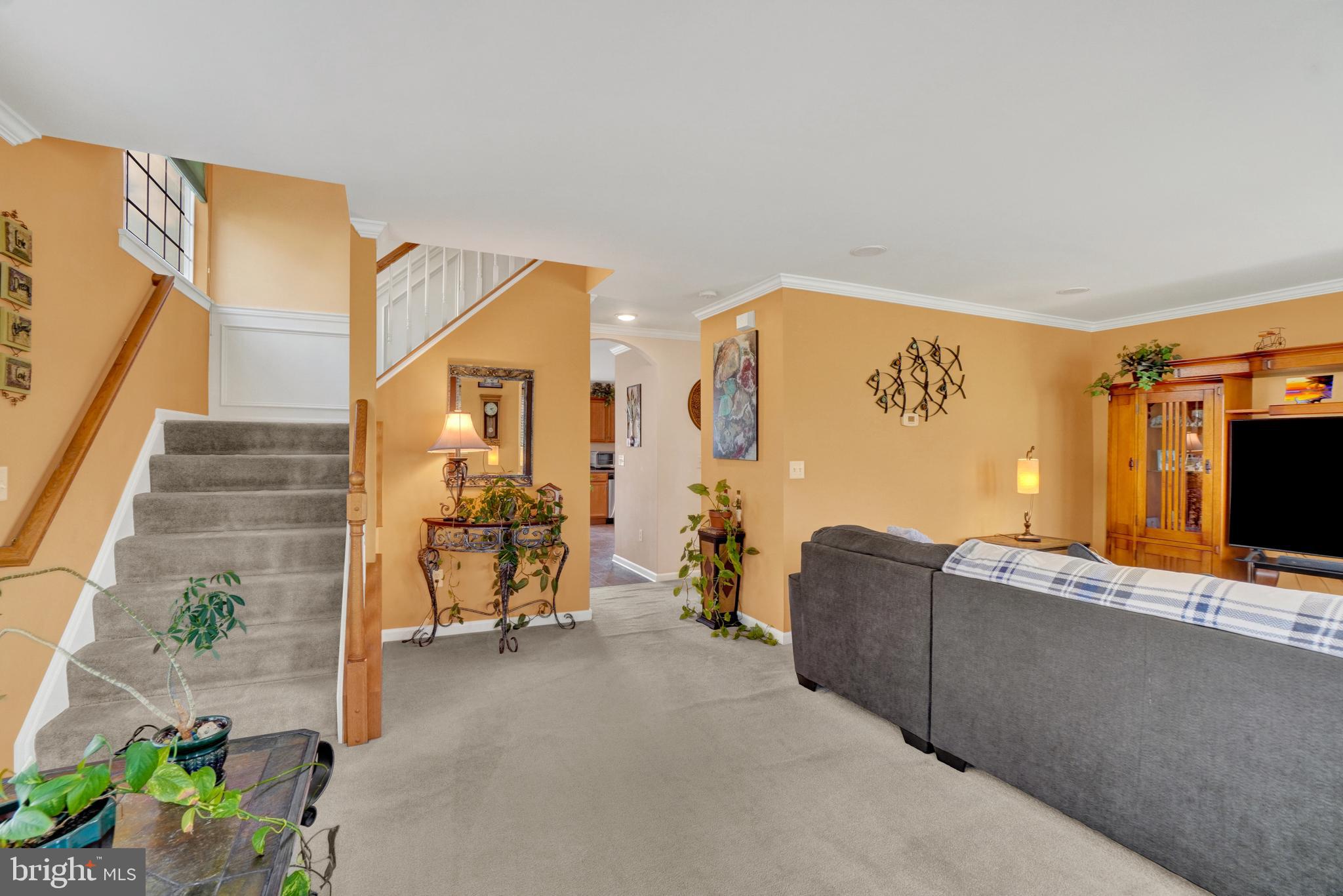 HUNT CLUB CONDOS - Residential