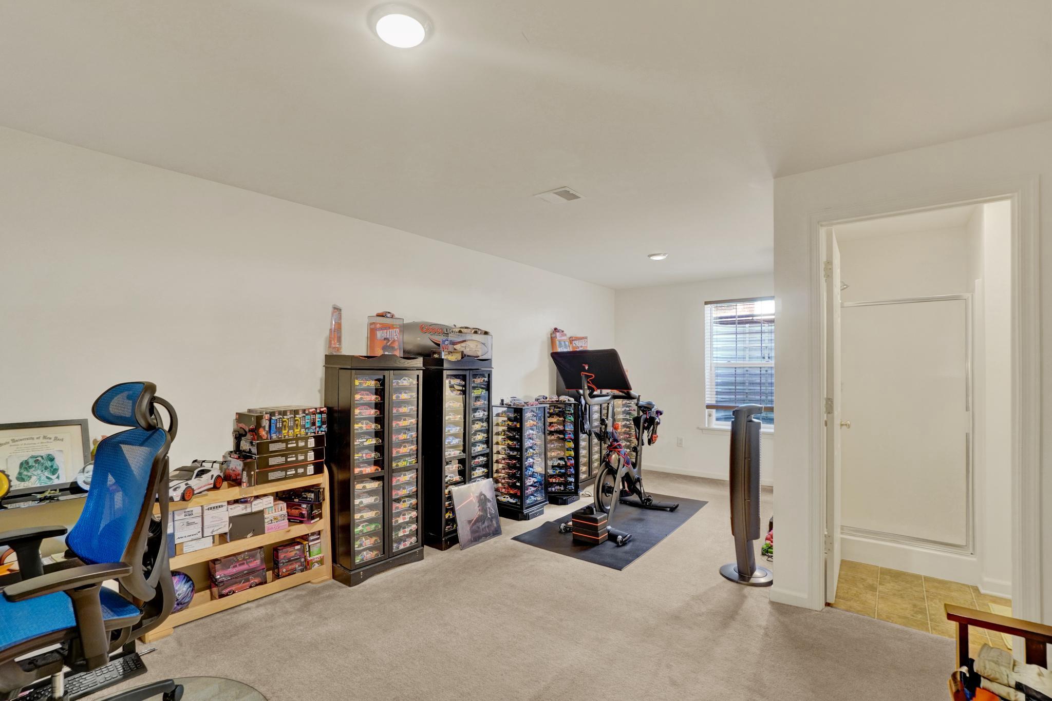 HUNT CLUB CONDOS - Residential