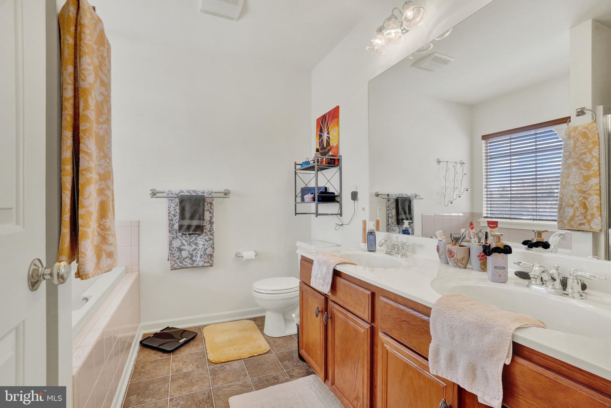 HUNT CLUB CONDOS - Residential