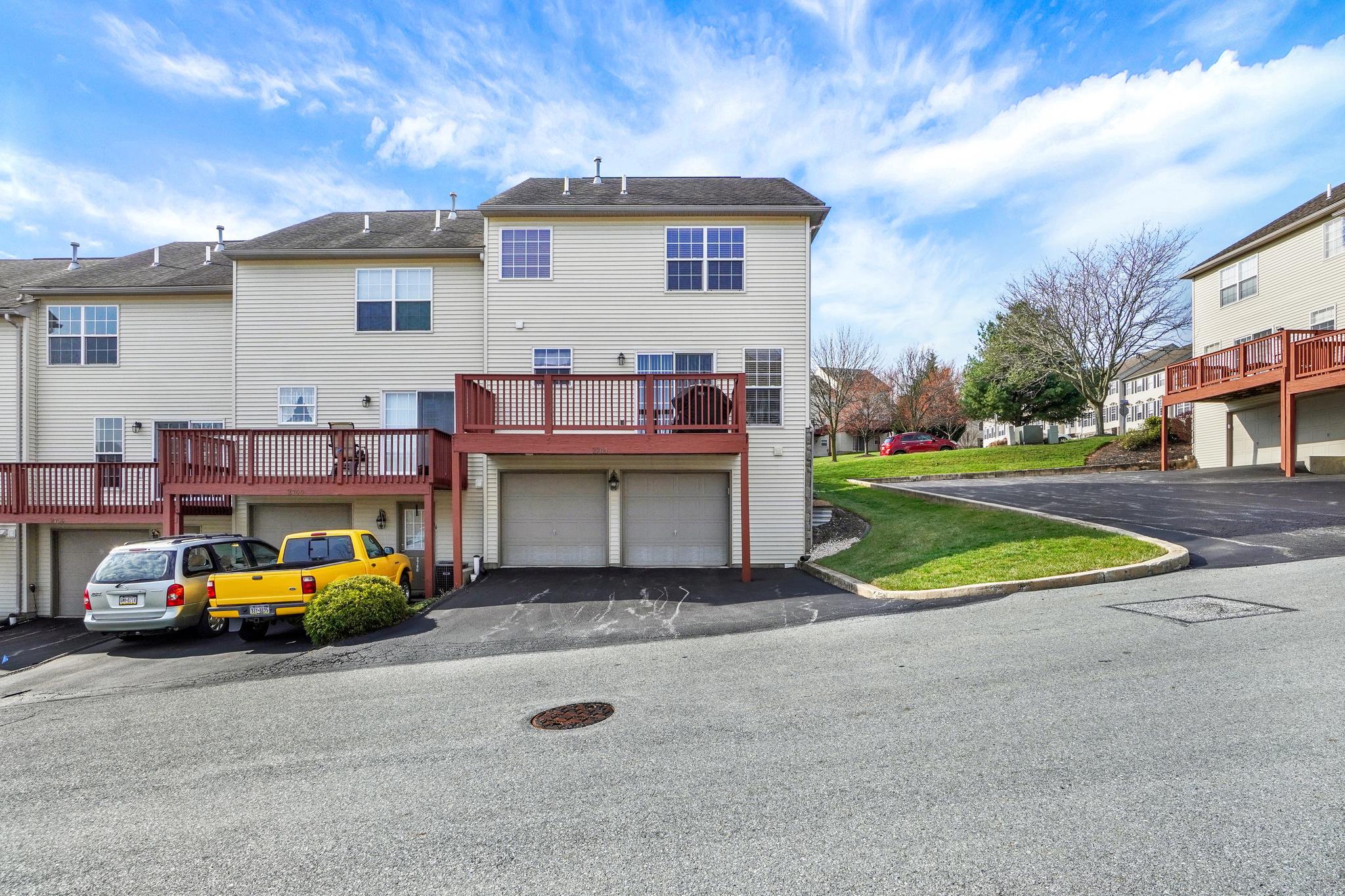 HUNT CLUB CONDOS - Residential