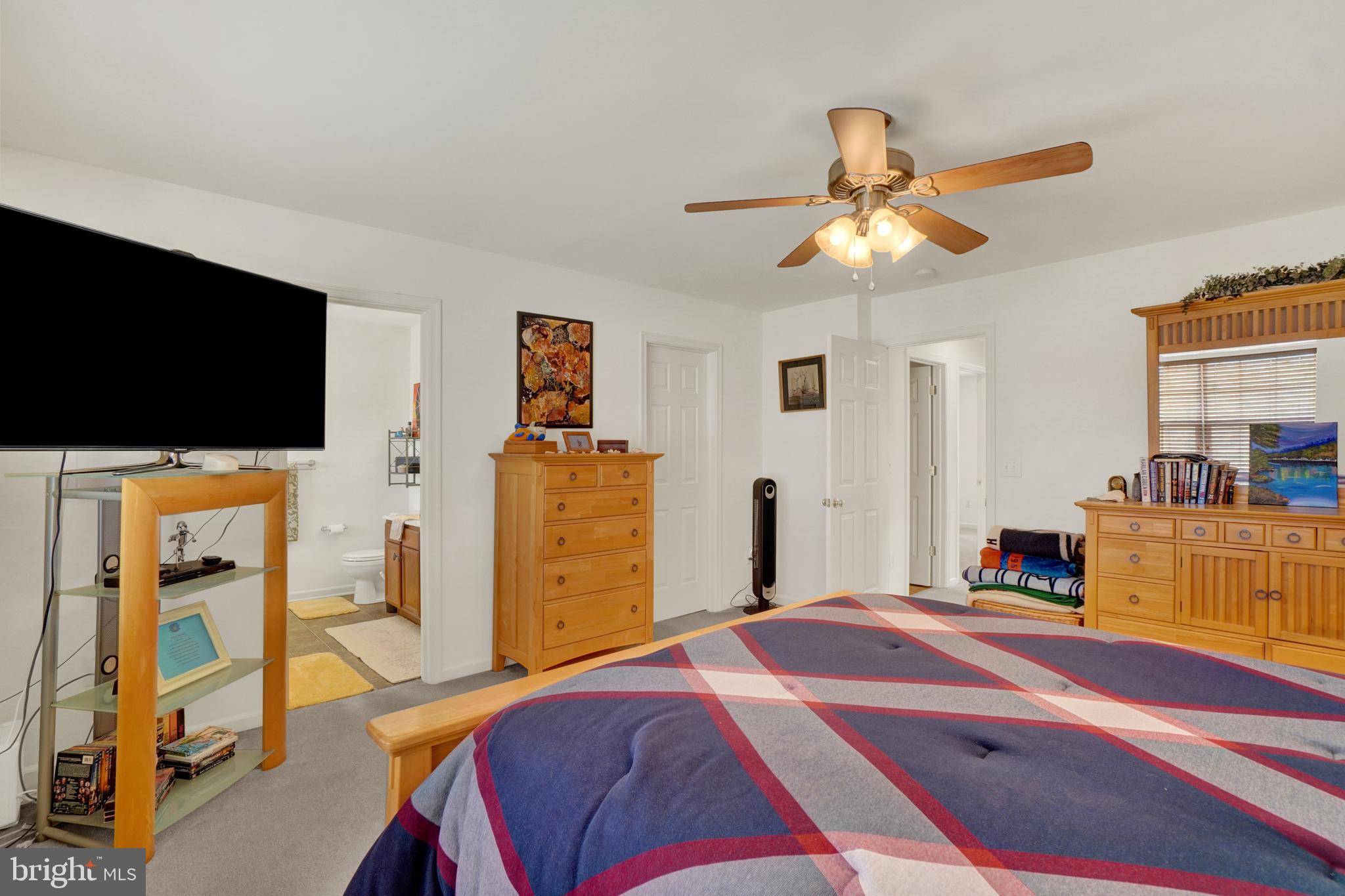 HUNT CLUB CONDOS - Residential