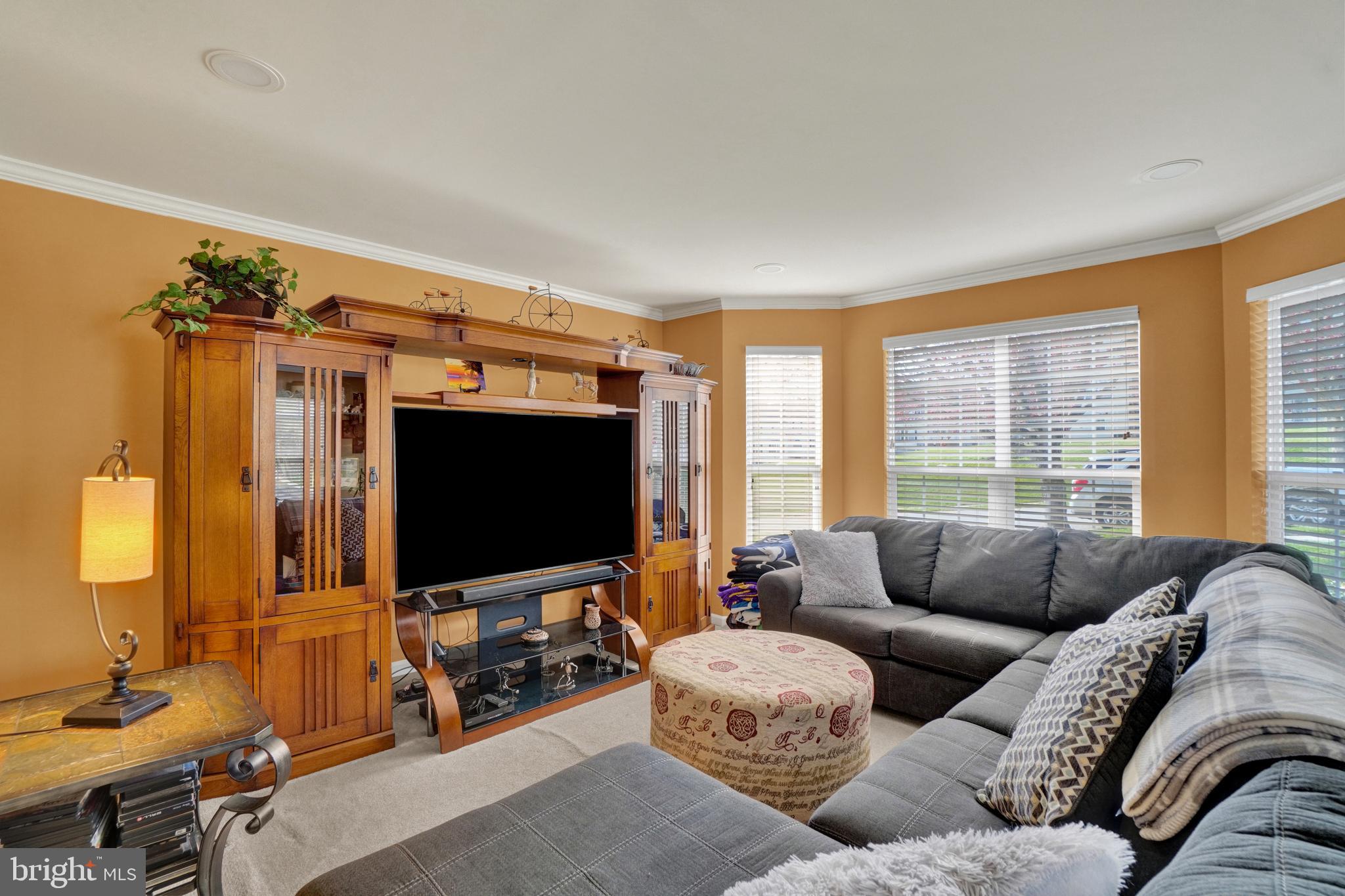 HUNT CLUB CONDOS - Residential