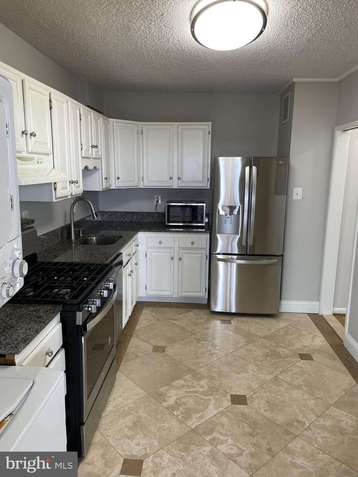 SKYLINE PLAZA - Residential Lease