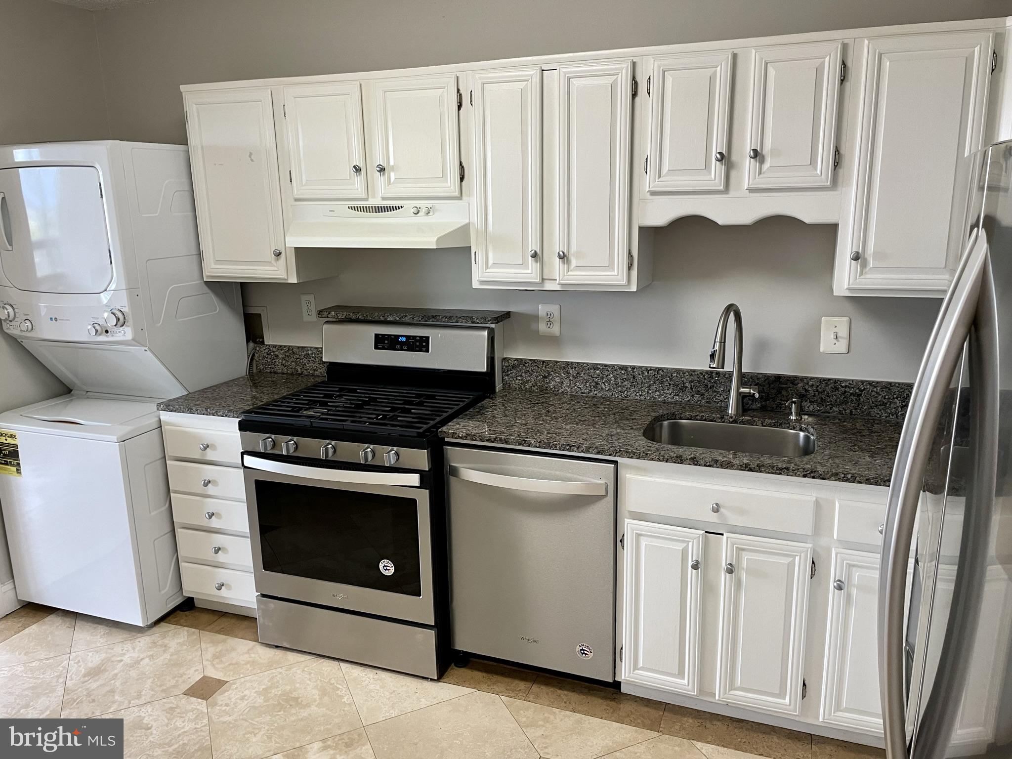 SKYLINE PLAZA - Residential Lease