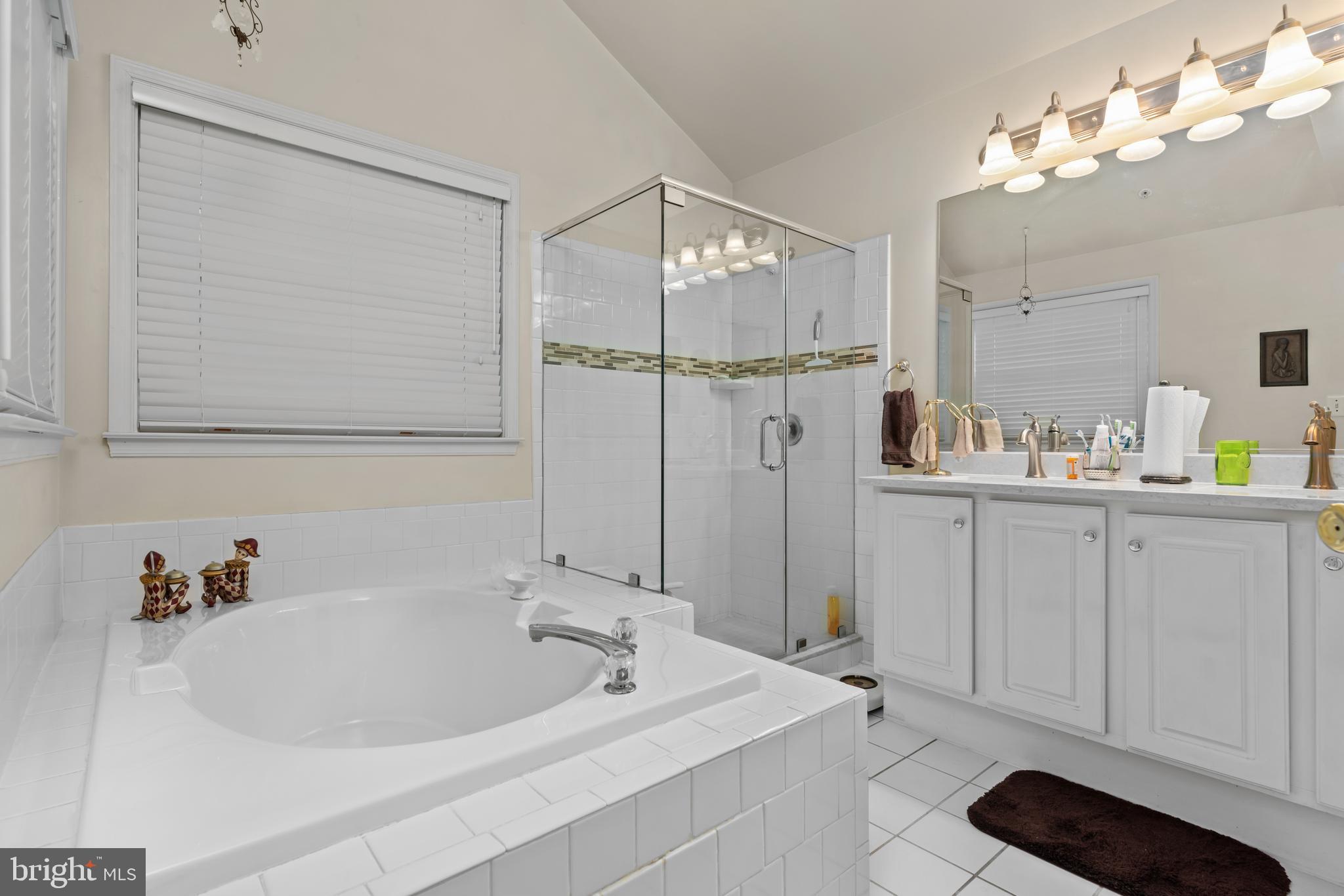 ST ANDREWS CONDOMINIUMS AT BAY HILLS - Residential