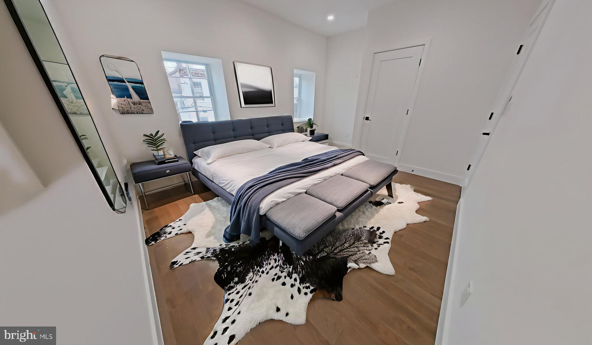 EAST KENSINGTON - Residential