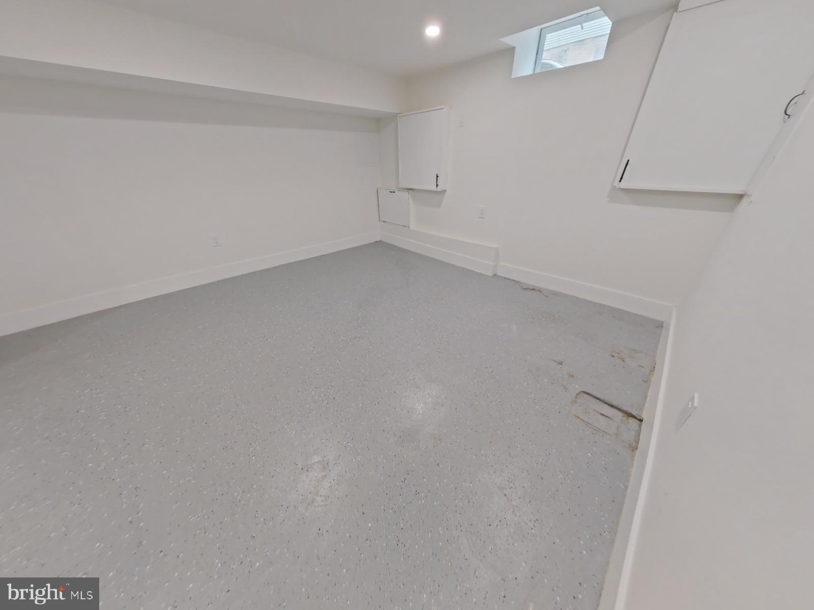 EAST KENSINGTON - Residential