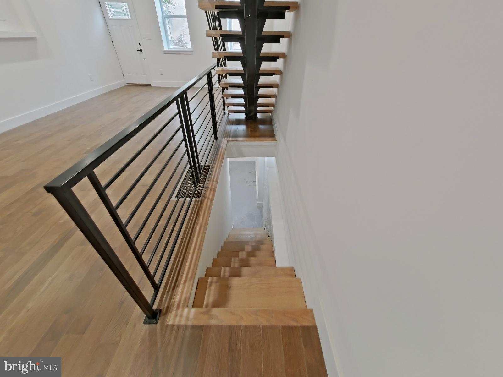 EAST KENSINGTON - Residential