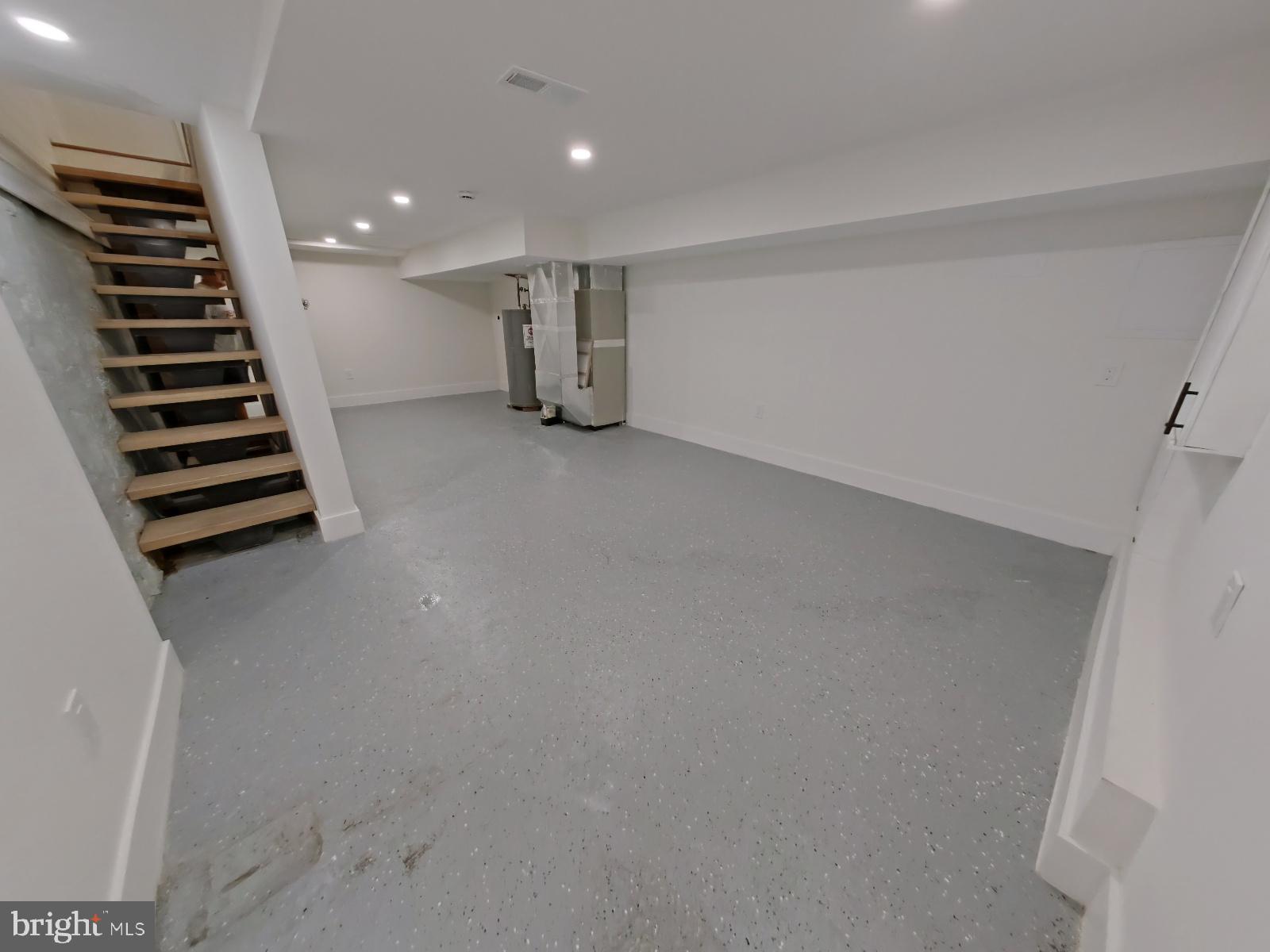 EAST KENSINGTON - Residential