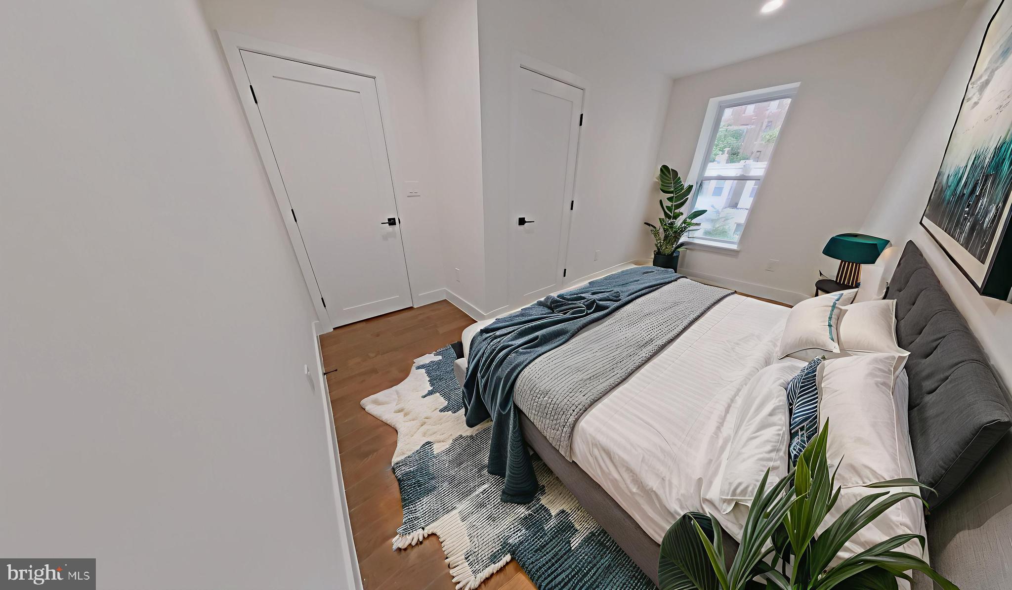 EAST KENSINGTON - Residential