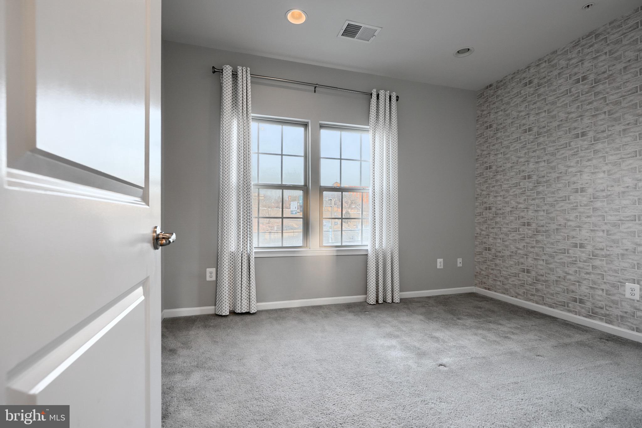 OLDHAM CROSSING - Residential