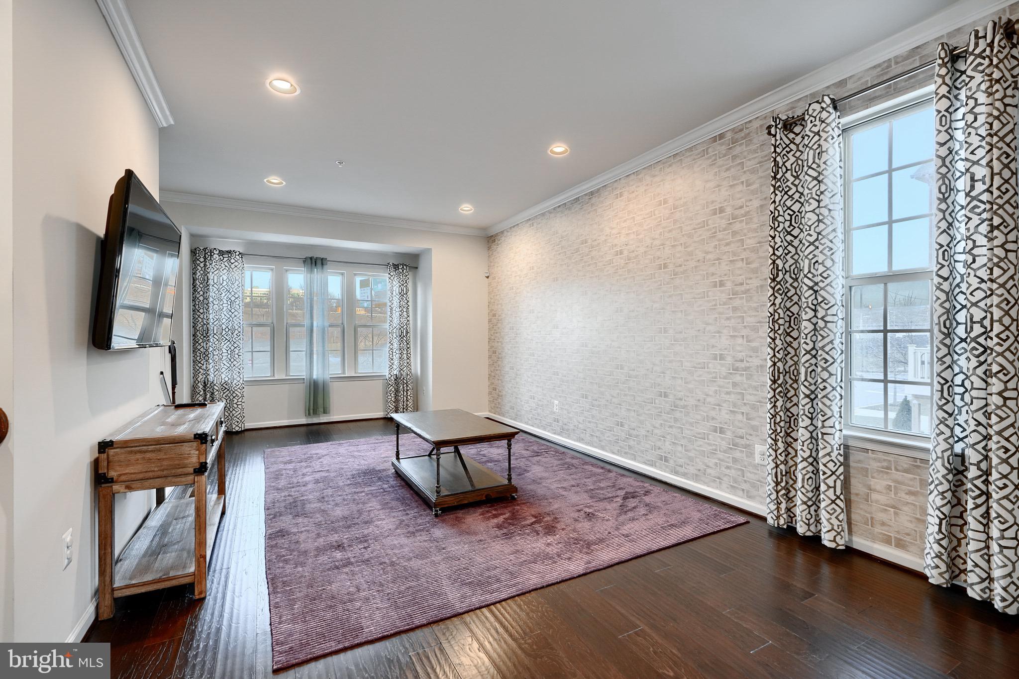 OLDHAM CROSSING - Residential