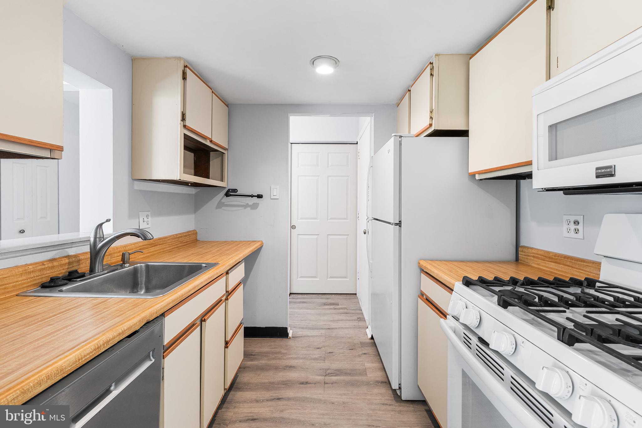 GLENHARDIE CONDOS - Residential