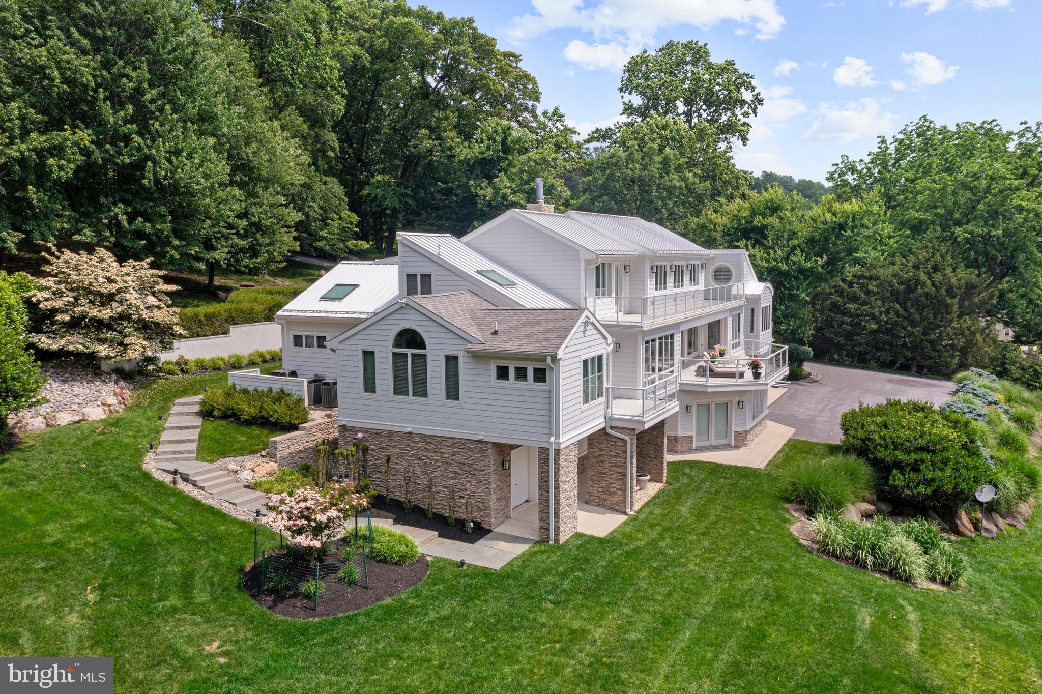 VALLEY FORGE MTN - Residential