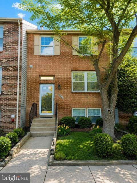 Townhouse For Rent - 6307 Betsy Ross Court<br/> CENTREVILLE, VA 20121