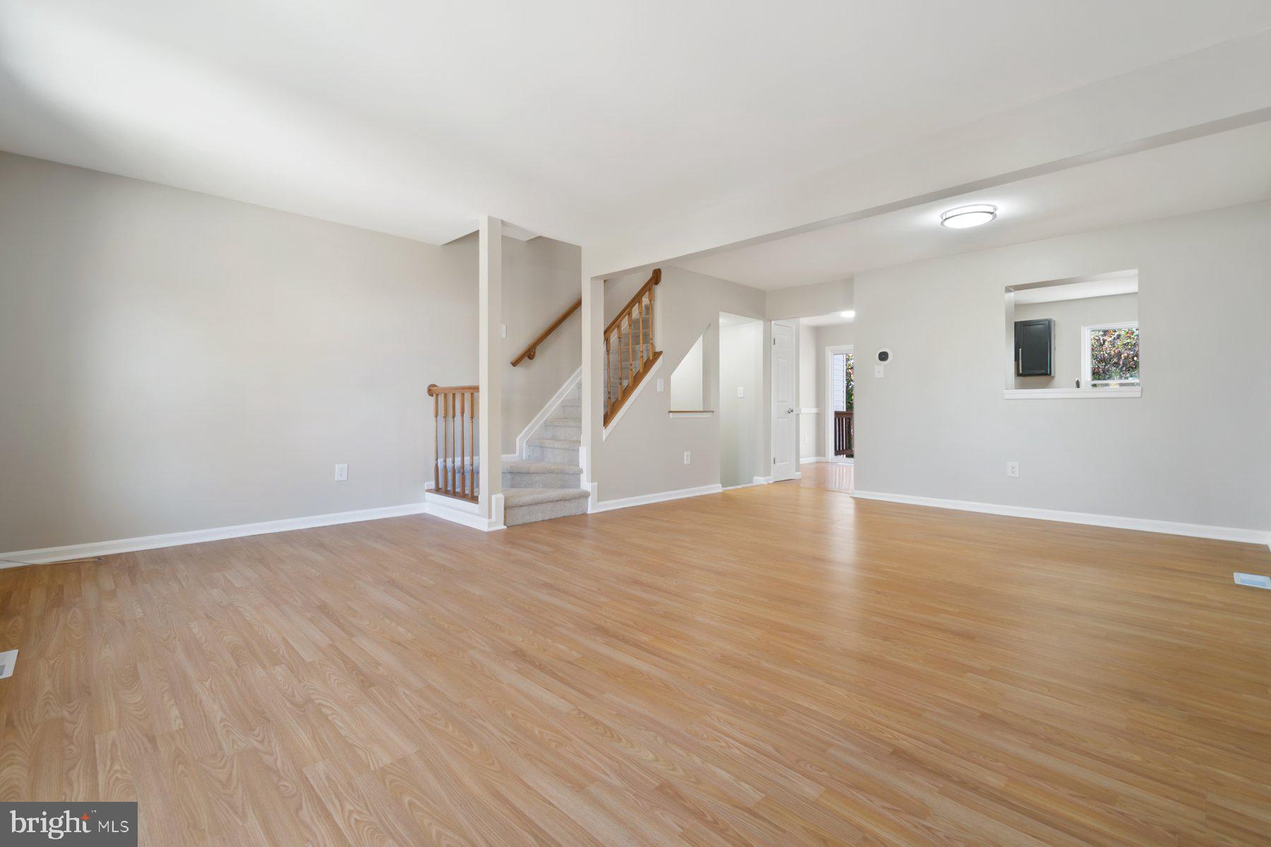 RIVERCHASE - Residential