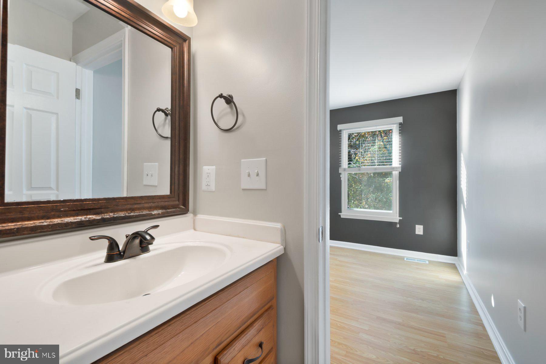 RIVERCHASE - Residential