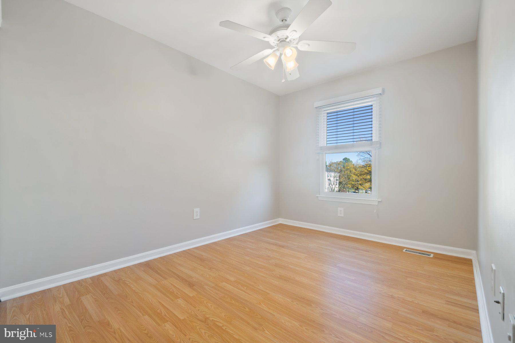 RIVERCHASE - Residential