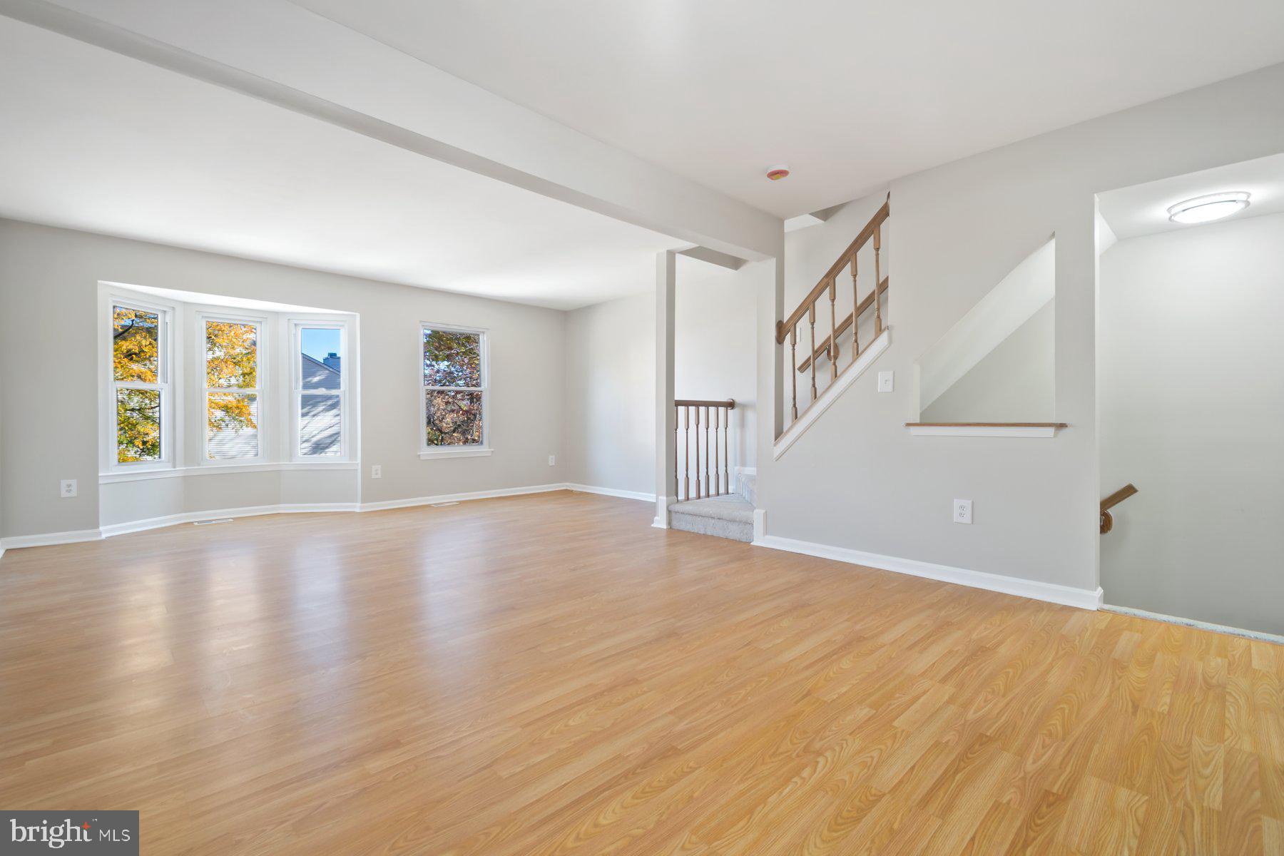 RIVERCHASE - Residential