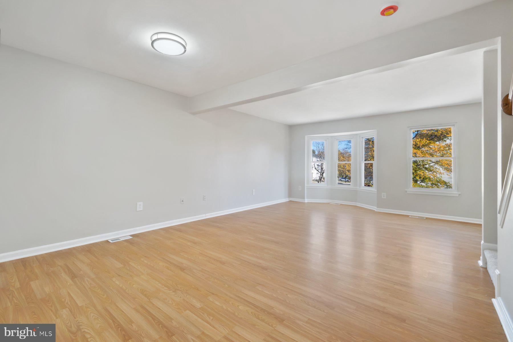 RIVERCHASE - Residential