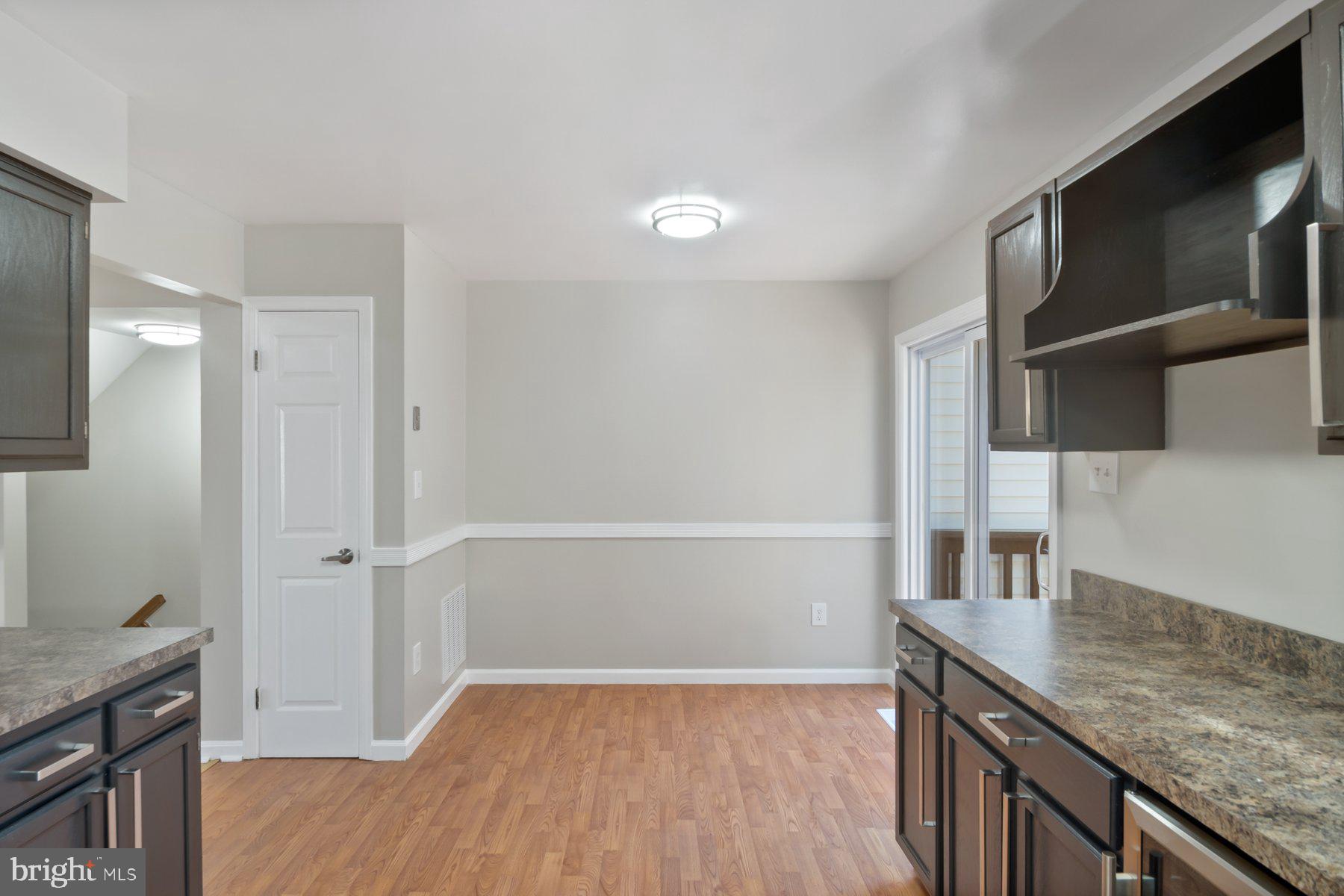 RIVERCHASE - Residential