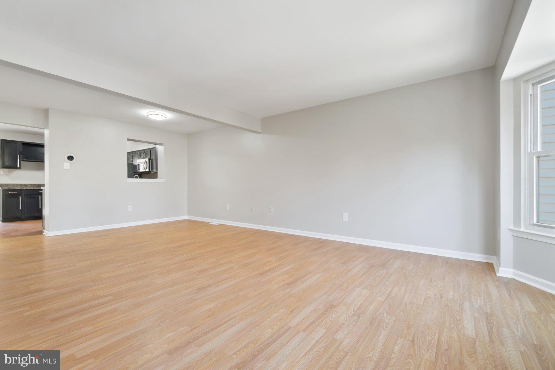 RIVERCHASE - Residential