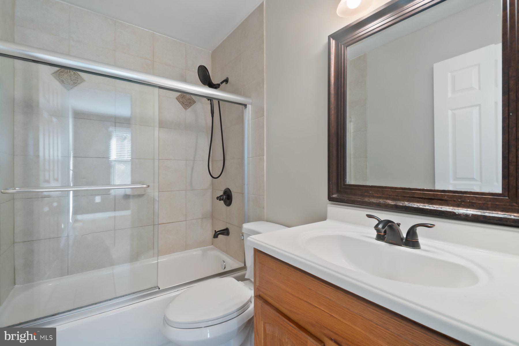 RIVERCHASE - Residential