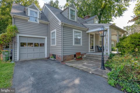 Photo of 112 Meadia Avenue, Lancaster, PA 17602 (MLS # PALA2054452)